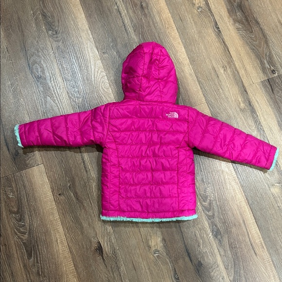 The North Face Reversible Hood Puffer Fluffy Fuzzy Jacket Coat Toddler Fushia - Picture 8 of 16